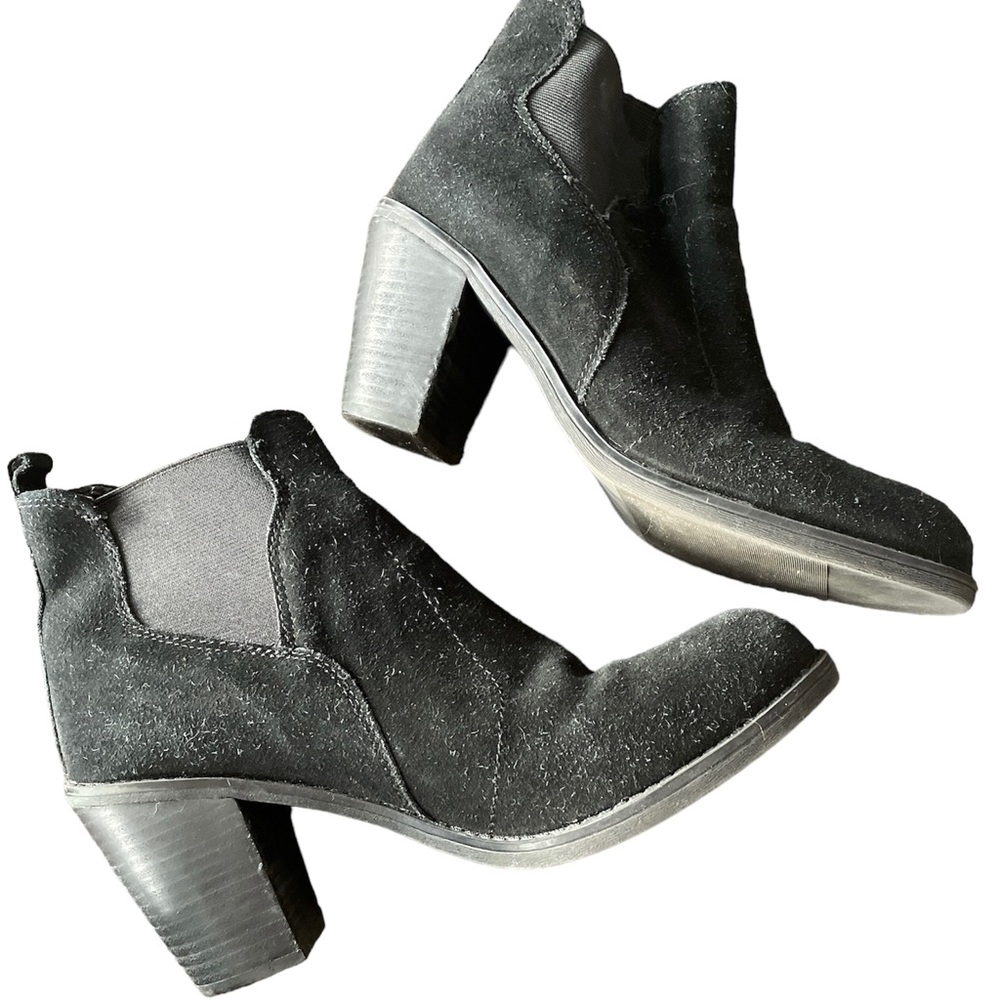 Crown Vintage Gabriela Booties Black Suede Size 7.5